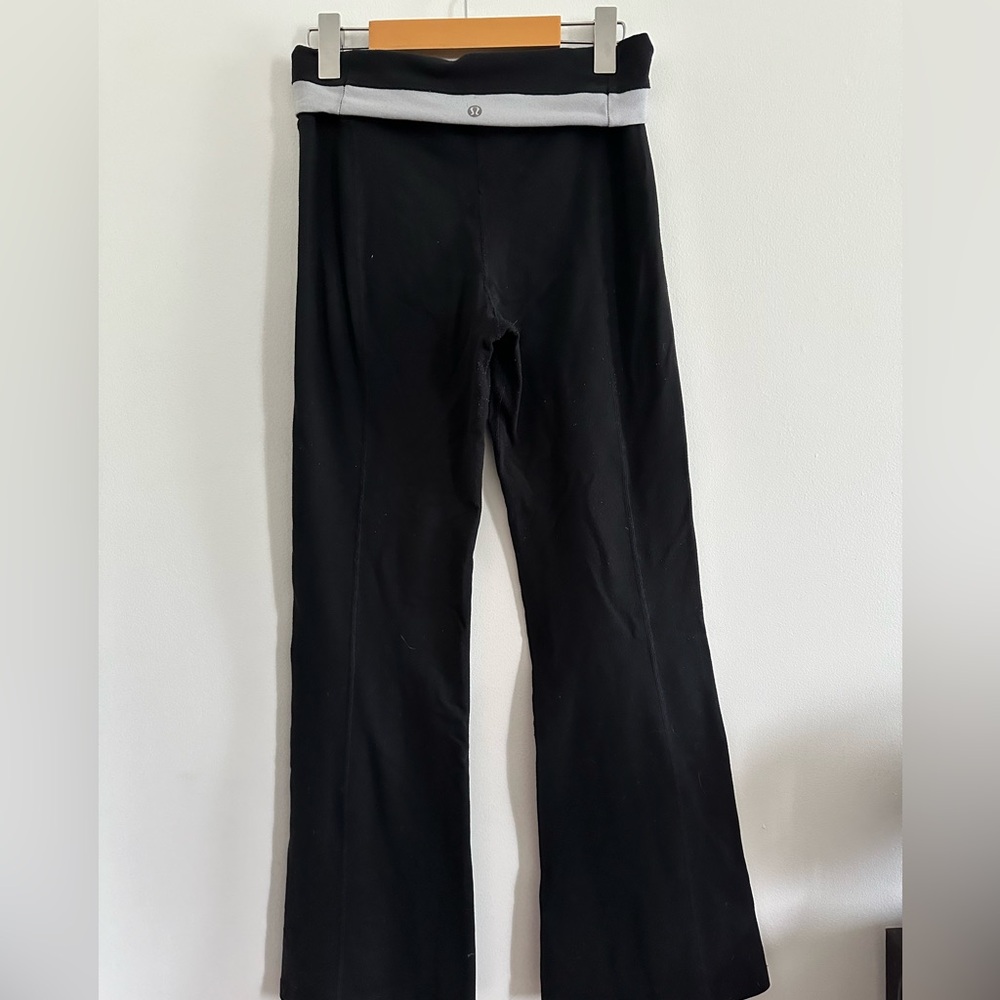 Lululemon Black Yoga Pants with gray foldable  Waistband